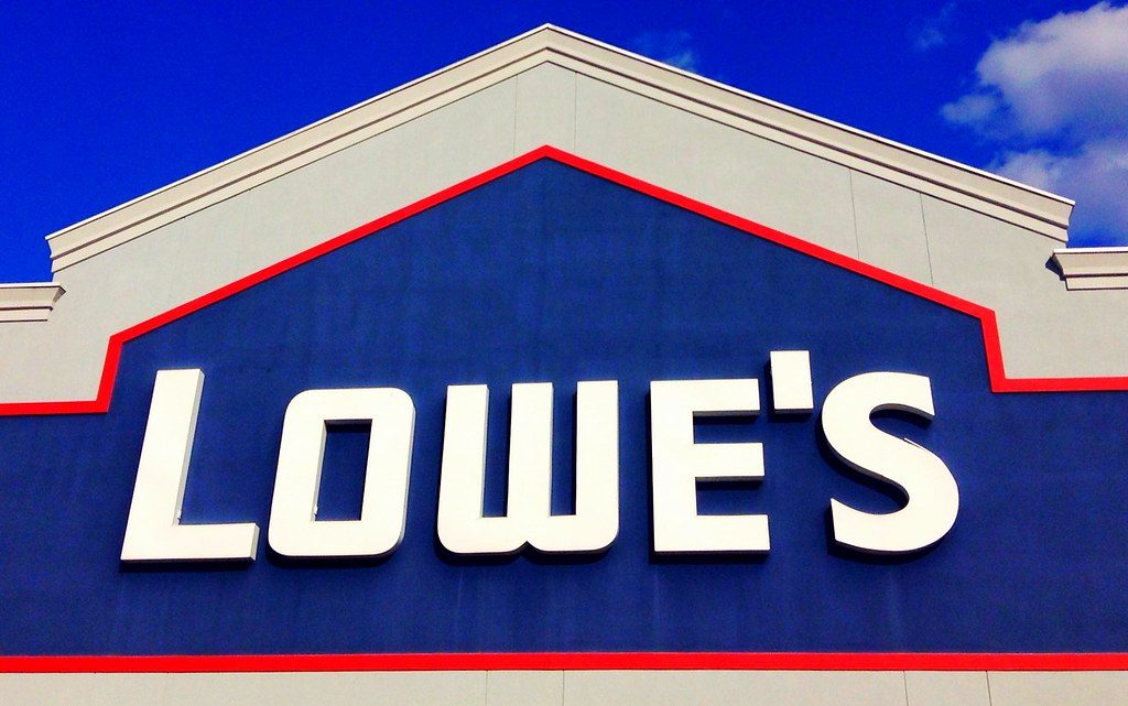 sign for Lowe's store