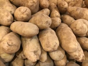 A bunch of potatoes, taken by Mike Mozart via Flickr